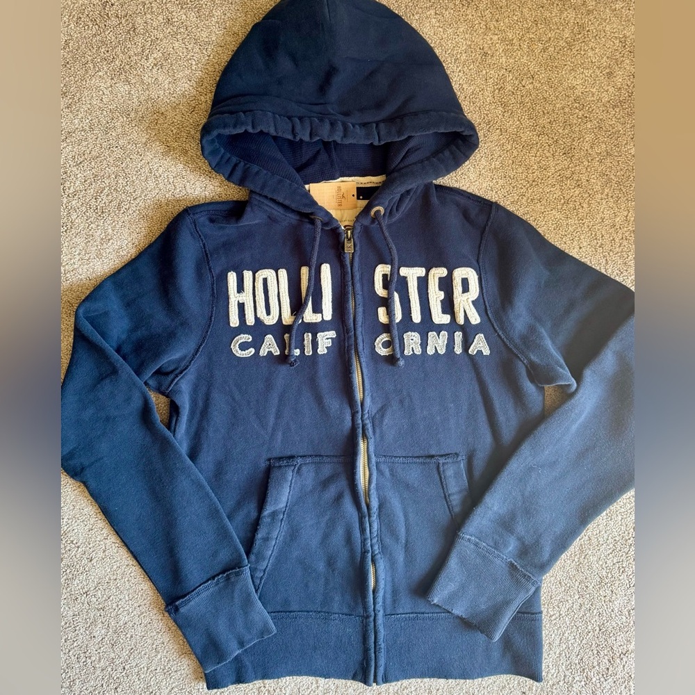 Hollister Men’s Zip Up Hoodie Size Small (Dudes)